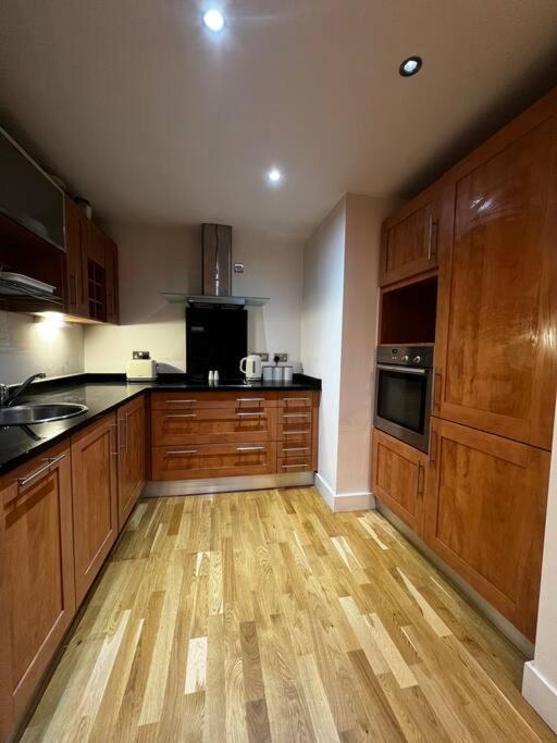 Leeds Clarence Dock 2 Bedroom Apt Leeds (West Yorkshire) Exterior photo